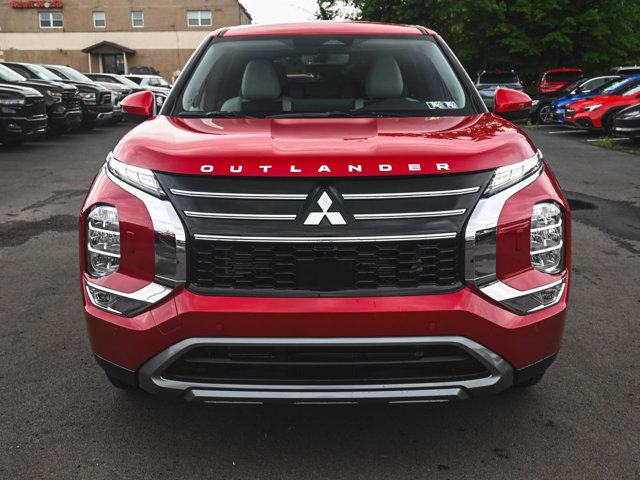 New 2025 Mitsubishi Outlander SE image 2