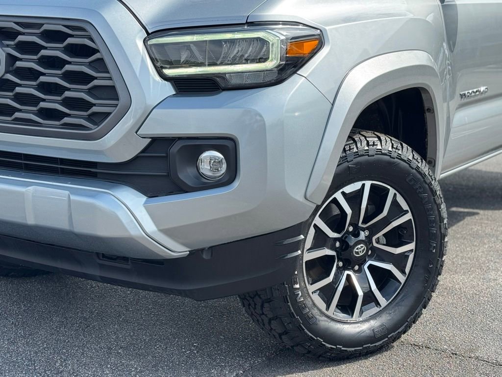 Used 2022 Toyota Tacoma TRD Sport AWD/4WD image 5