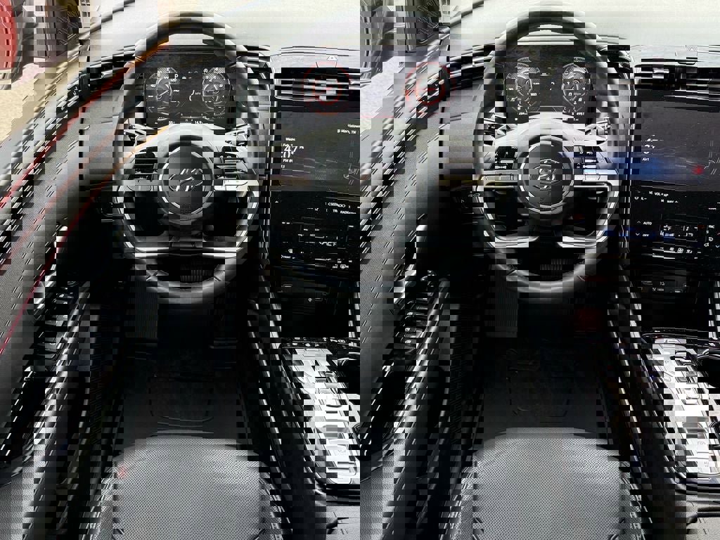 Used 2023 Hyundai Tucson Limited image 16