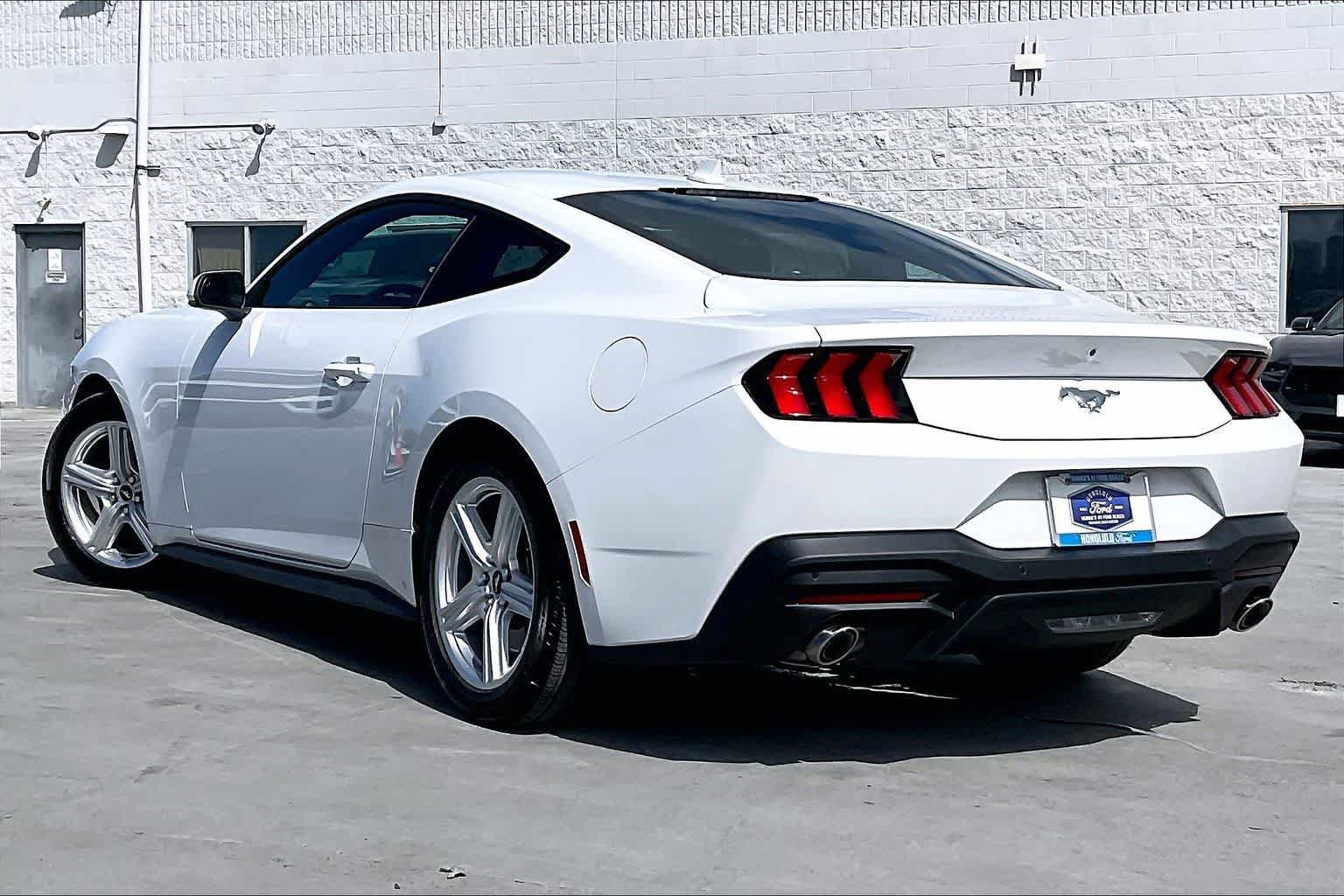 Used 2026 Ford Mustang Coupe RWD image 4