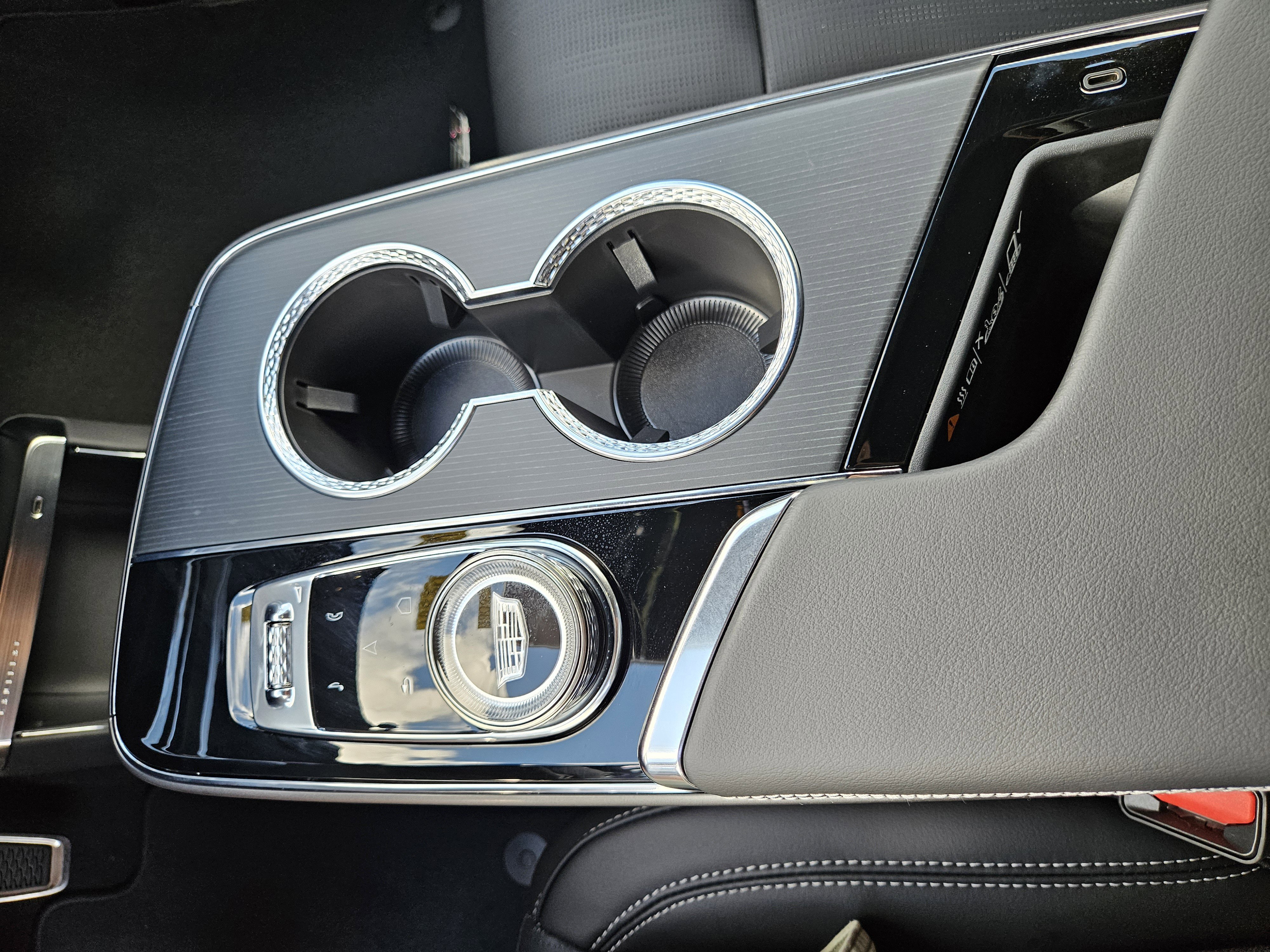 New 2026 Cadillac Lyriq V image 30