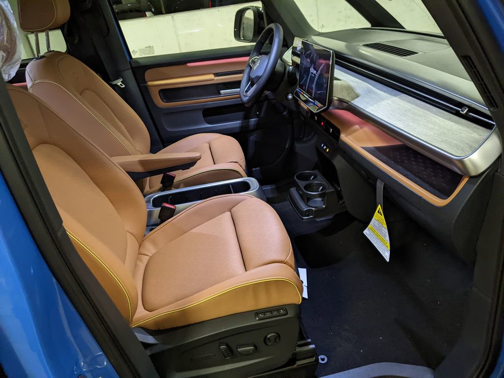 New 2025 Volkswagen ID. Buzz Pro S Plus AWD/4WD image 22