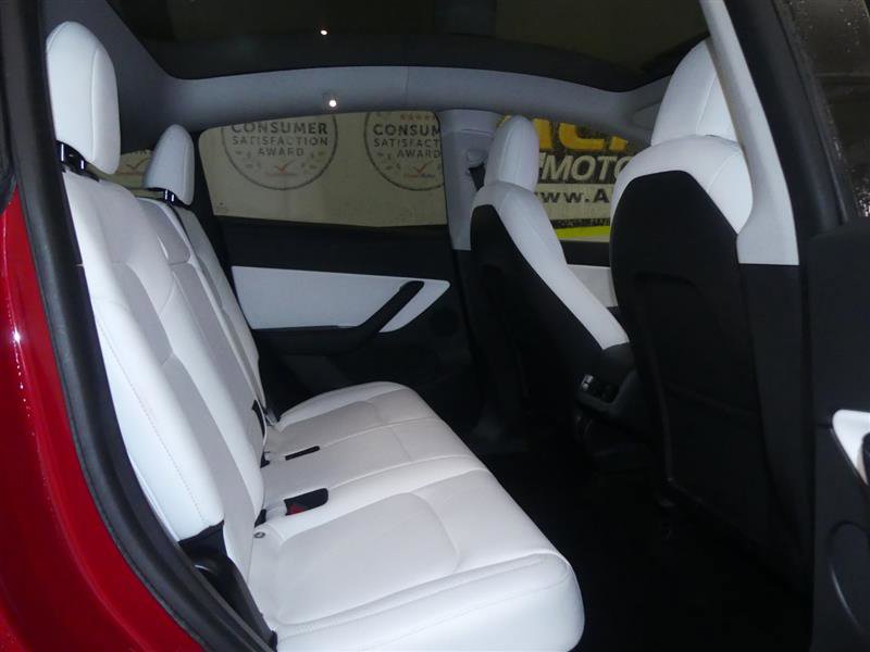 Used 2020 Tesla Model Y Long Range image 18