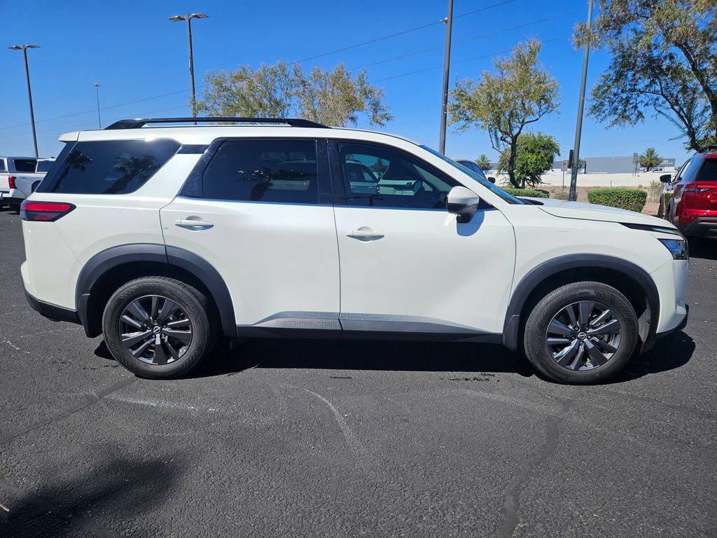 Used 2022 Nissan Pathfinder SV w/ Cargo Package FWD image 4