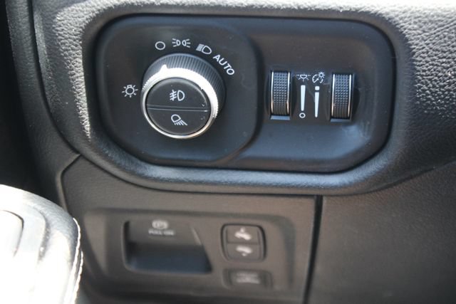 Used 2025 RAM 1500 Laramie w/ Night Edition AWD/4WD image 17