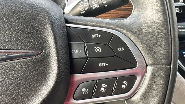 Used 2022 Chrysler Pacifica Limited image 22