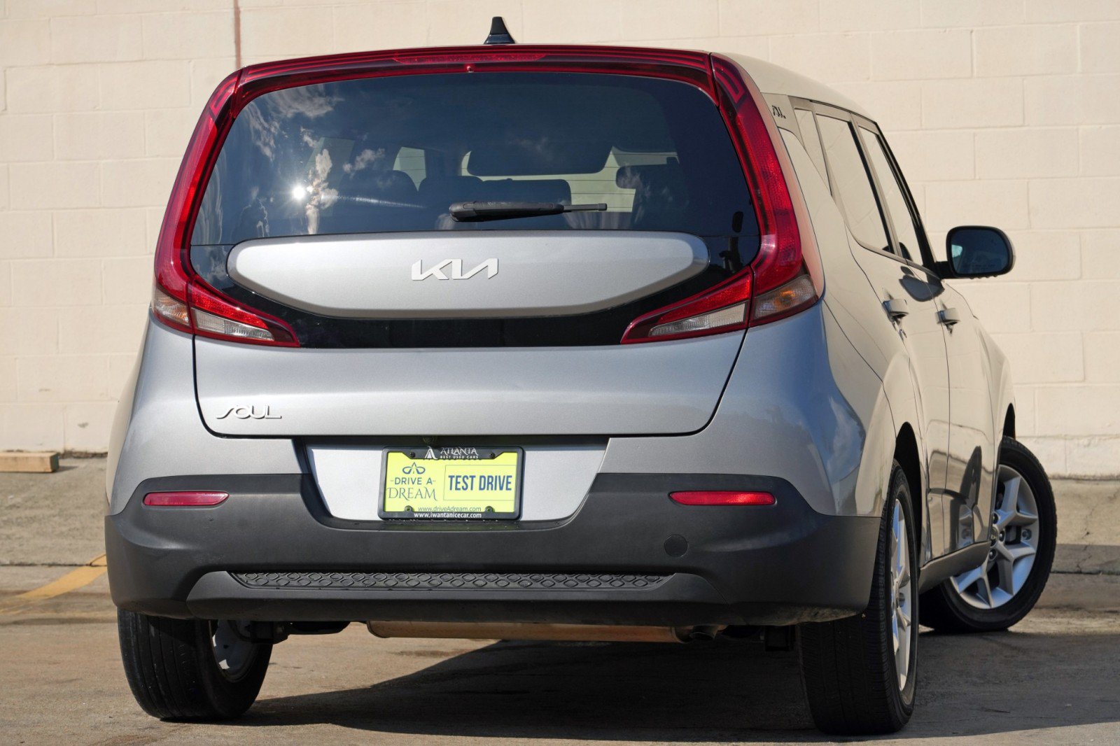 Used 2022 Kia Soul LX w/ Technology Package FWD image 4