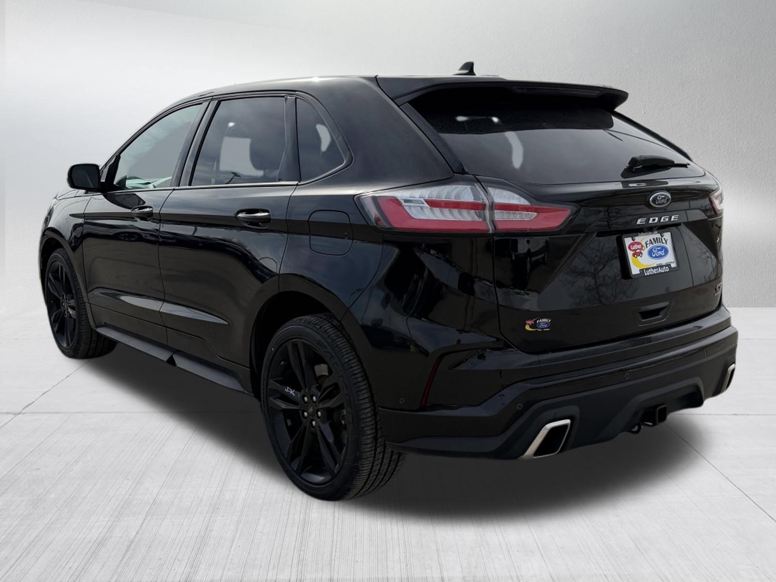 Certified 2022 Ford Edge ST w/ Equipment Group 401A image 5