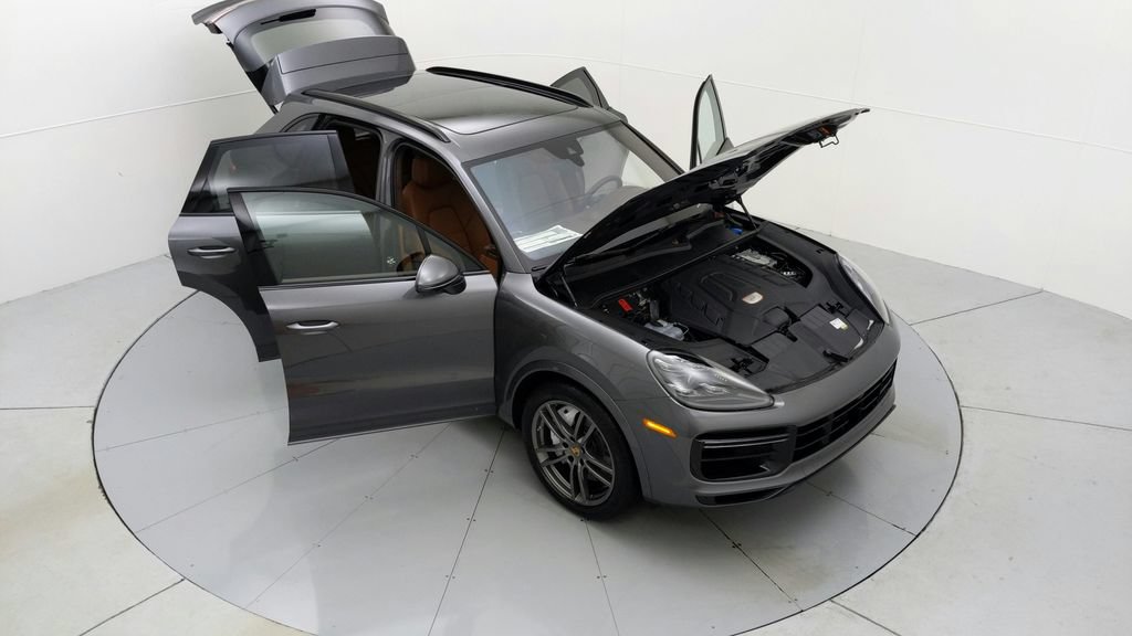 Certified 2023 Porsche Cayenne Turbo AWD/4WD image 26