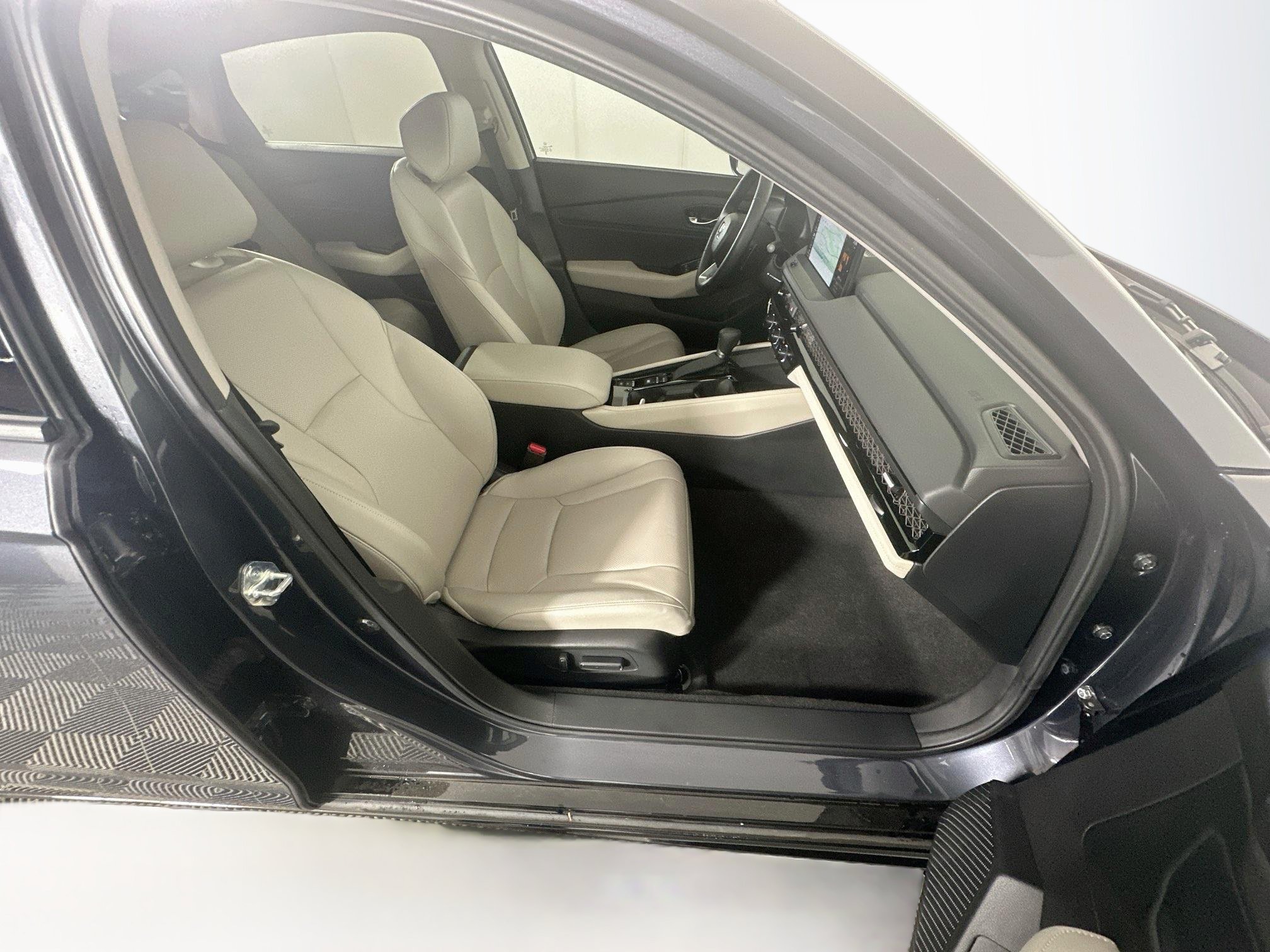 Used 2025 Honda Accord Touring image 30