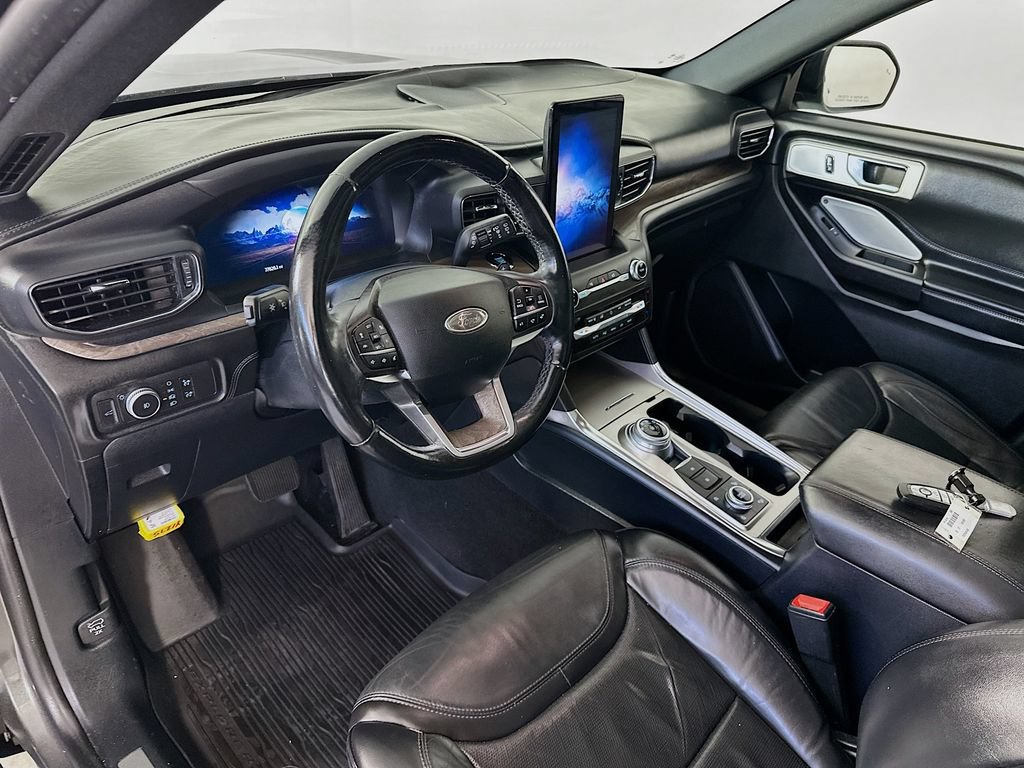 Used 2020 Ford Explorer Platinum w/ Premium Technology Package AWD/4WD image 29