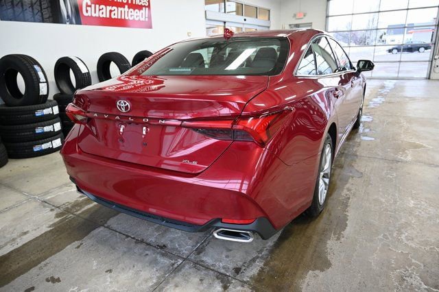 Used 2022 Toyota Avalon XLE image 6