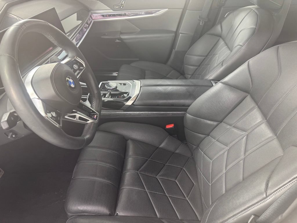 Used 2023 BMW 760i xDrive w/ Parking Assistance Package AWD/4WD image 14