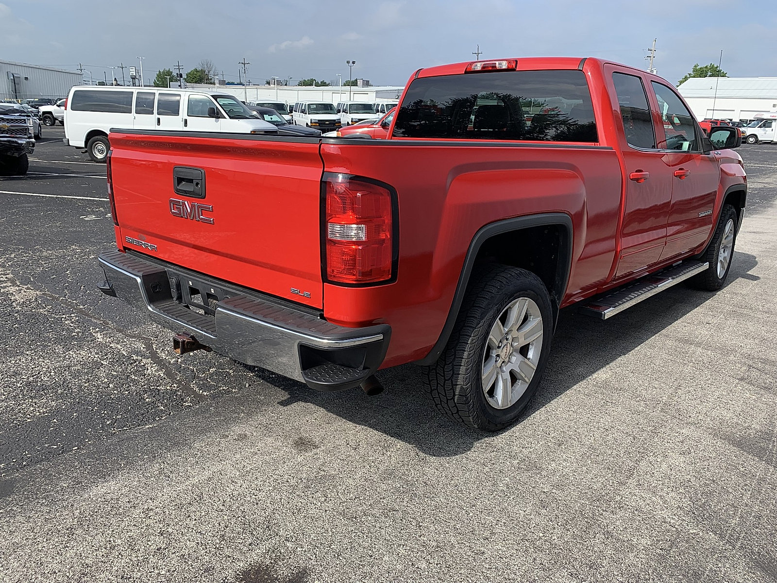 Used 2014 GMC Sierra 1500 SLE w/ SLE Value Package AWD/4WD image 3