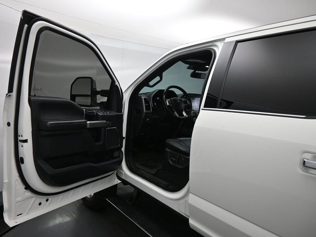 Used 2022 Ford F250 Platinum w/ FX4 Off-Road Package AWD/4WD image 8