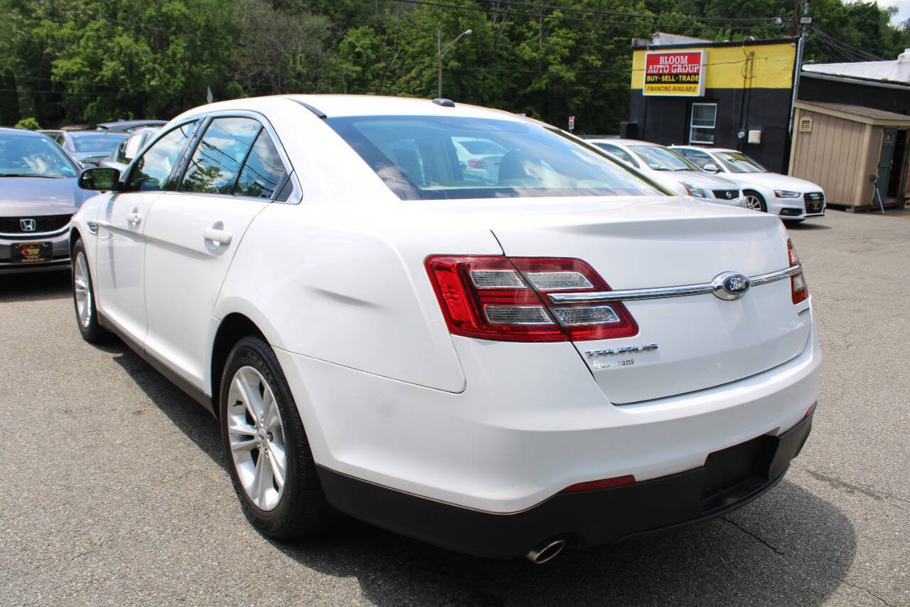 Used 2018 Ford Taurus SE FWD image 10