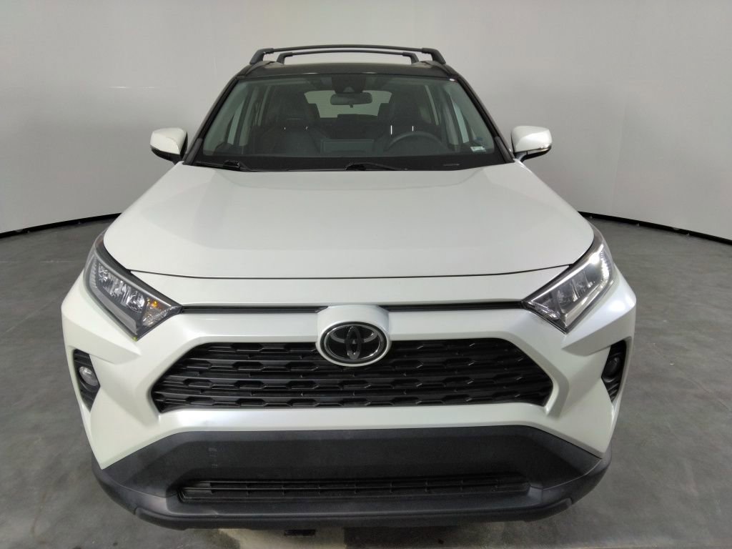 Used 2021 Toyota RAV4 XLE Premium image 8