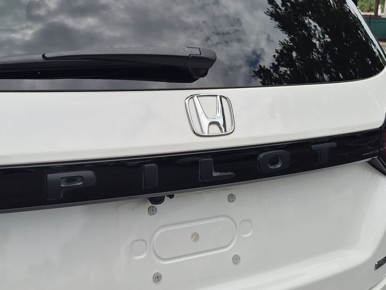 Used 2025 Honda Pilot Touring image 13