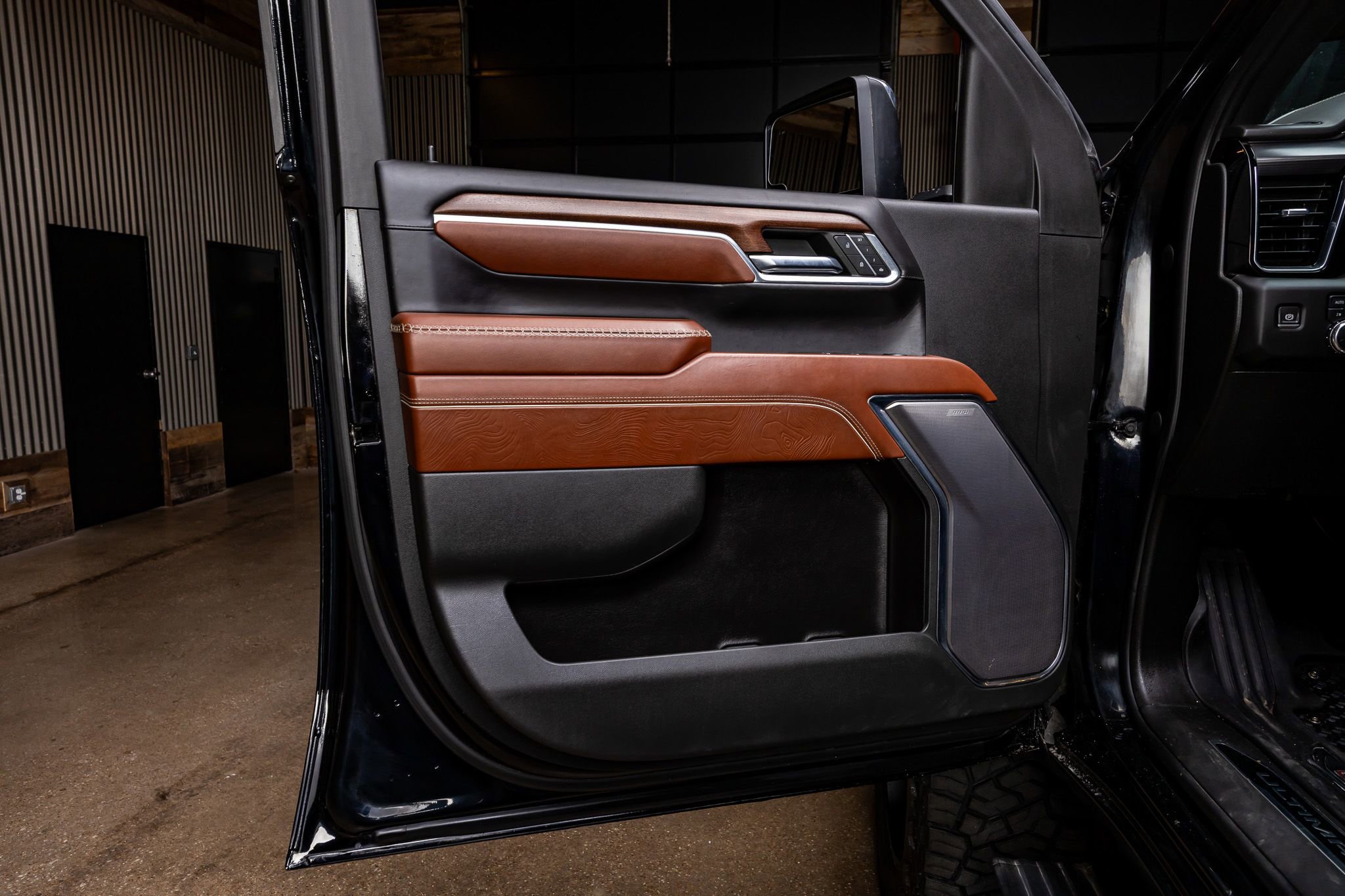 Used 2024 GMC Sierra 2500 Denali Ultimate image 35