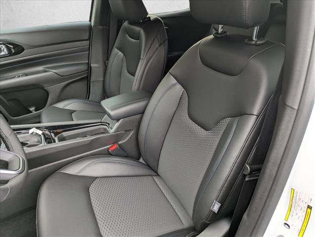 New 2026 Jeep Compass Latitude image 23