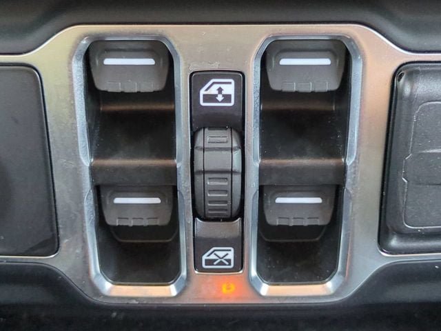 Used 2025 Jeep Wrangler Unlimited Sport AWD/4WD image 22
