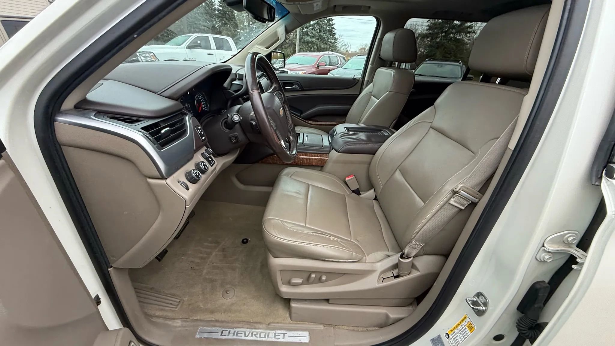 Used 2015 Chevrolet Suburban LTZ image 12