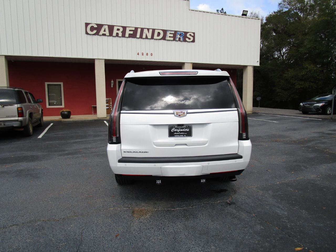 Used 2019 Cadillac Escalade ESV Platinum image 4
