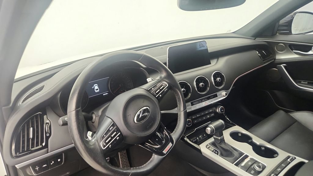 Used 2021 Kia Stinger GT1 image 12