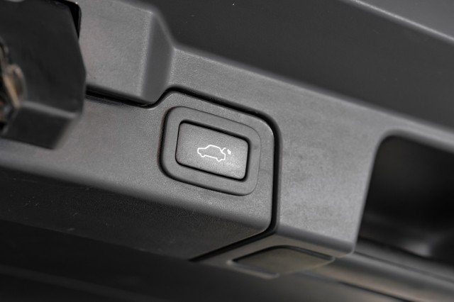 Used 2017 Land Rover Range Rover Evoque SE Premium image 52