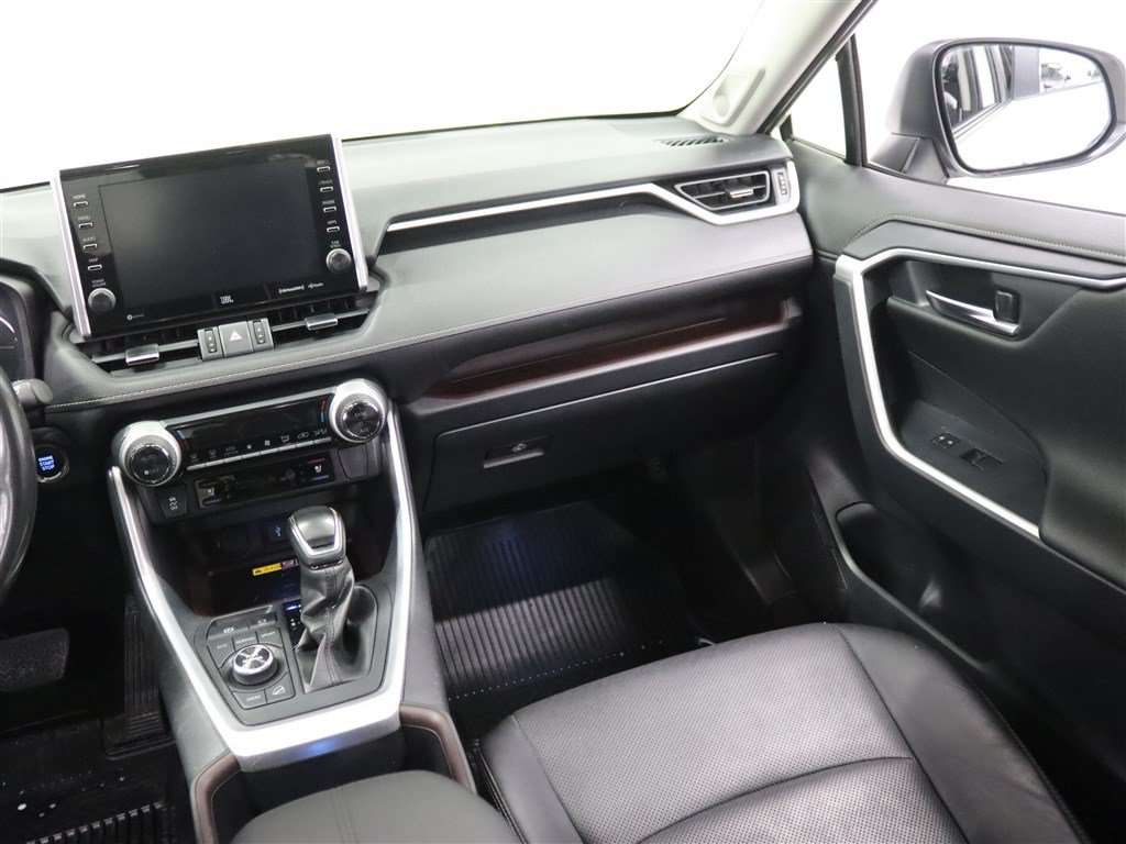 Used 2022 Toyota RAV4 Limited AWD/4WD image 19