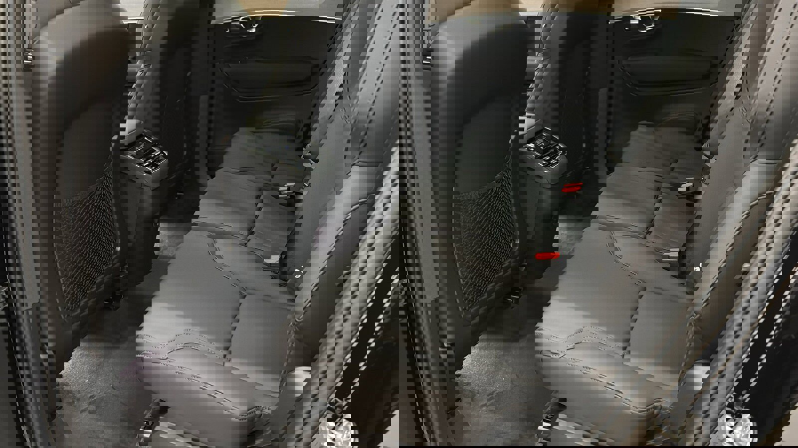 New 2026 Volvo XC90 B6 Plus w/ Protection Package Premier image 27