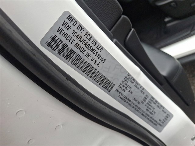 Used 2021 Jeep Grand Cherokee Laredo X image 26