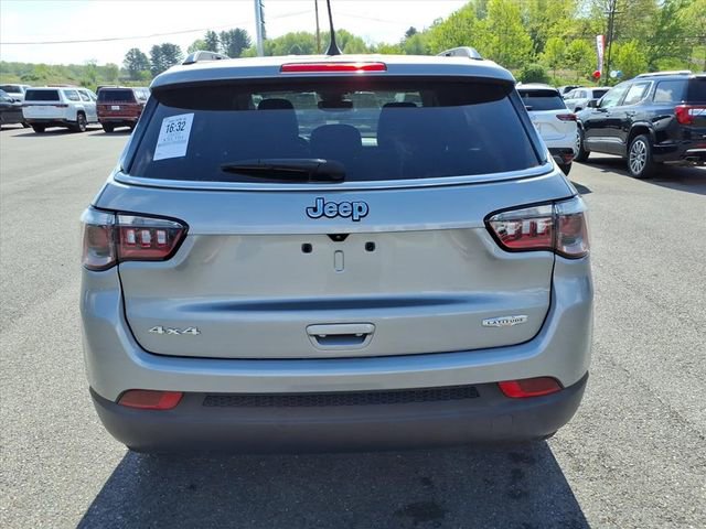 Used 2022 Jeep Compass Latitude w/ Convenience Group AWD/4WD image 5
