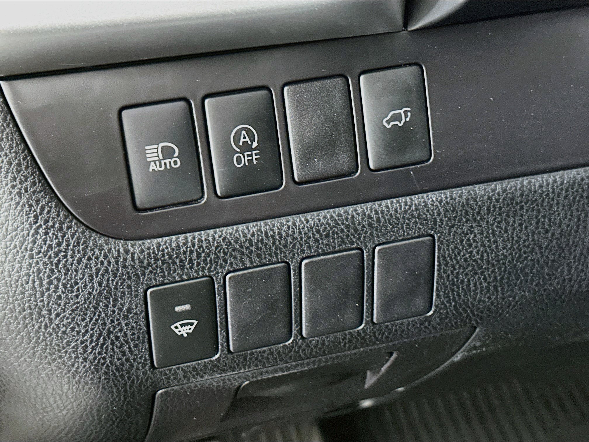 Used 2018 Toyota Highlander XLE AWD/4WD image 17