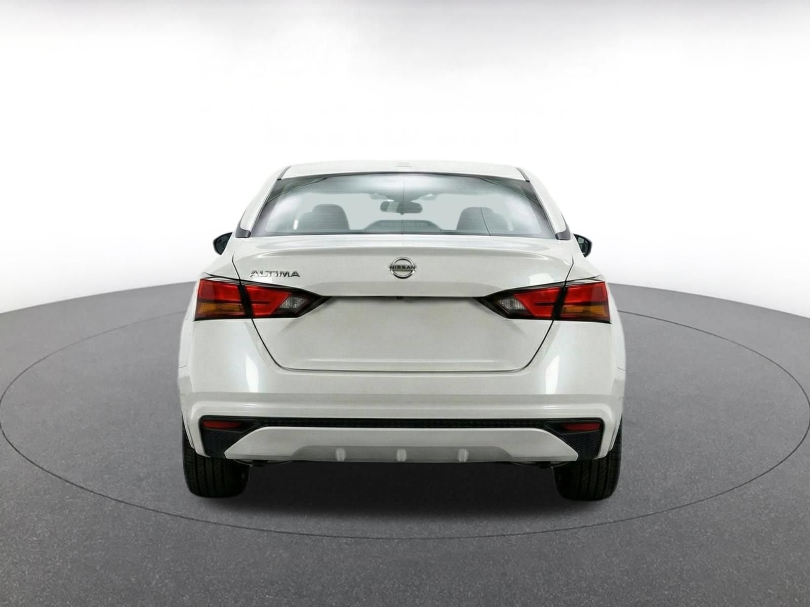 Used 2025 Nissan Altima 2.5 SV FWD image 8