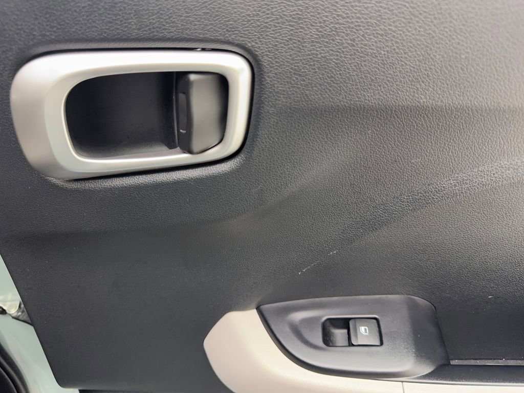 Used 2025 Hyundai Venue SEL image 41