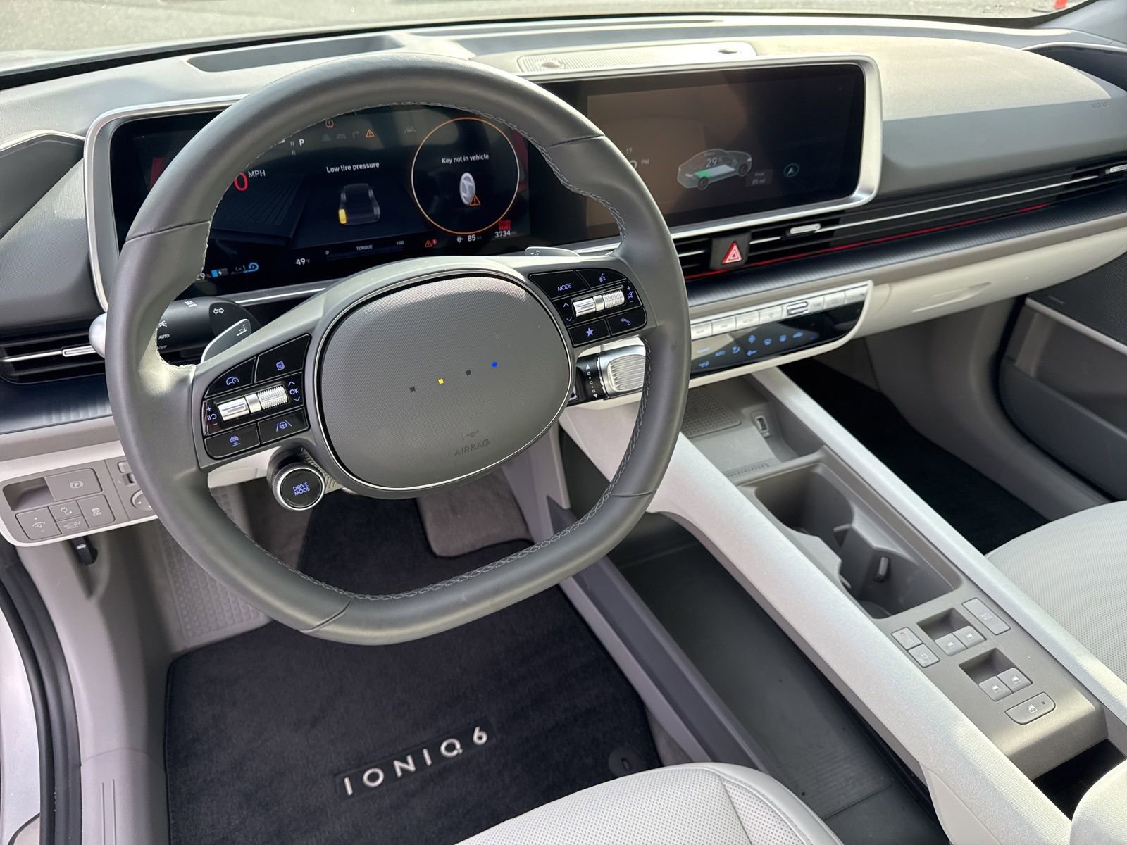 Used 2025 Hyundai Ioniq 6 Limited image 23