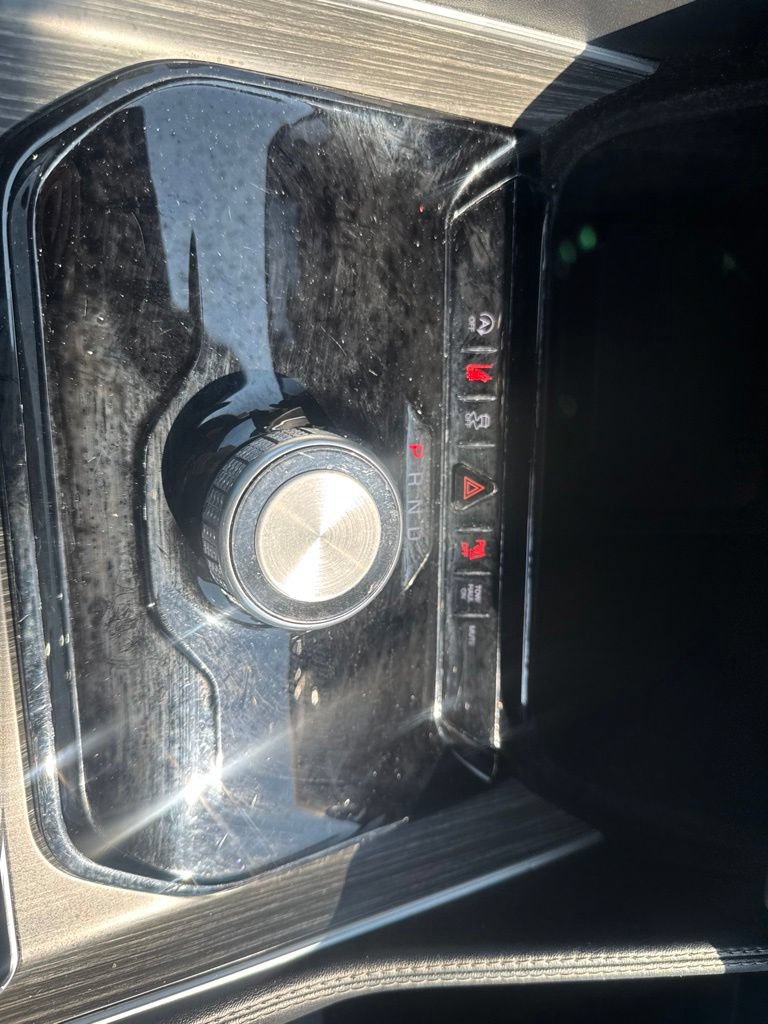 Used 2024 Jeep Wagoneer L Series II RWD image 39