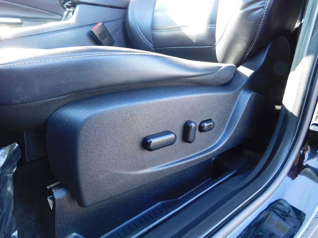 Used 2018 Ford Escape SEL image 16