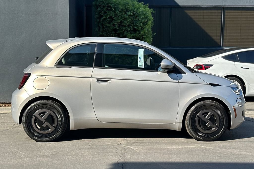 New 2025 FIAT 500 e image 3