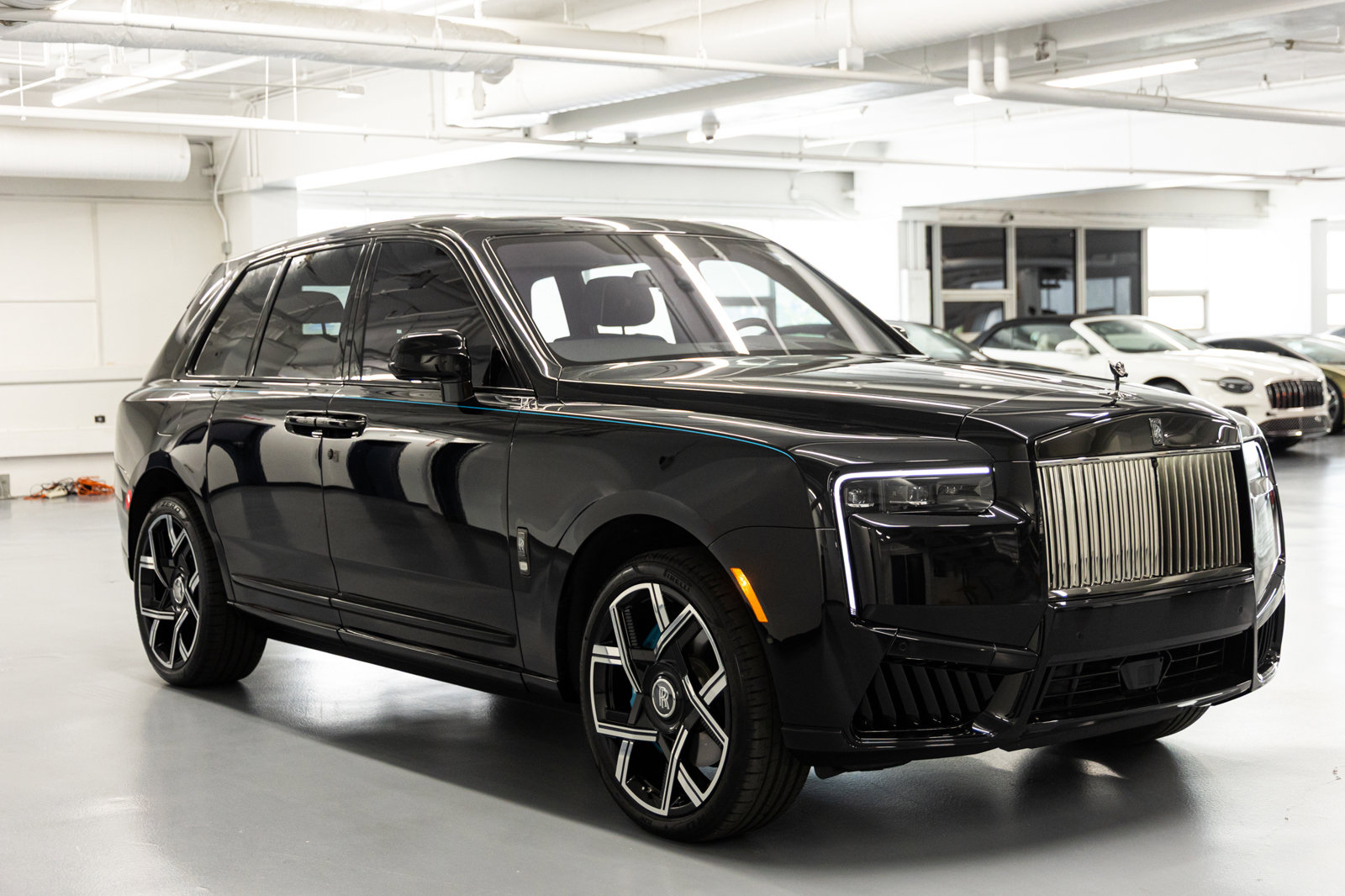 Certified 2025 Rolls-Royce Cullinan Black Badge AWD/4WD image 6
