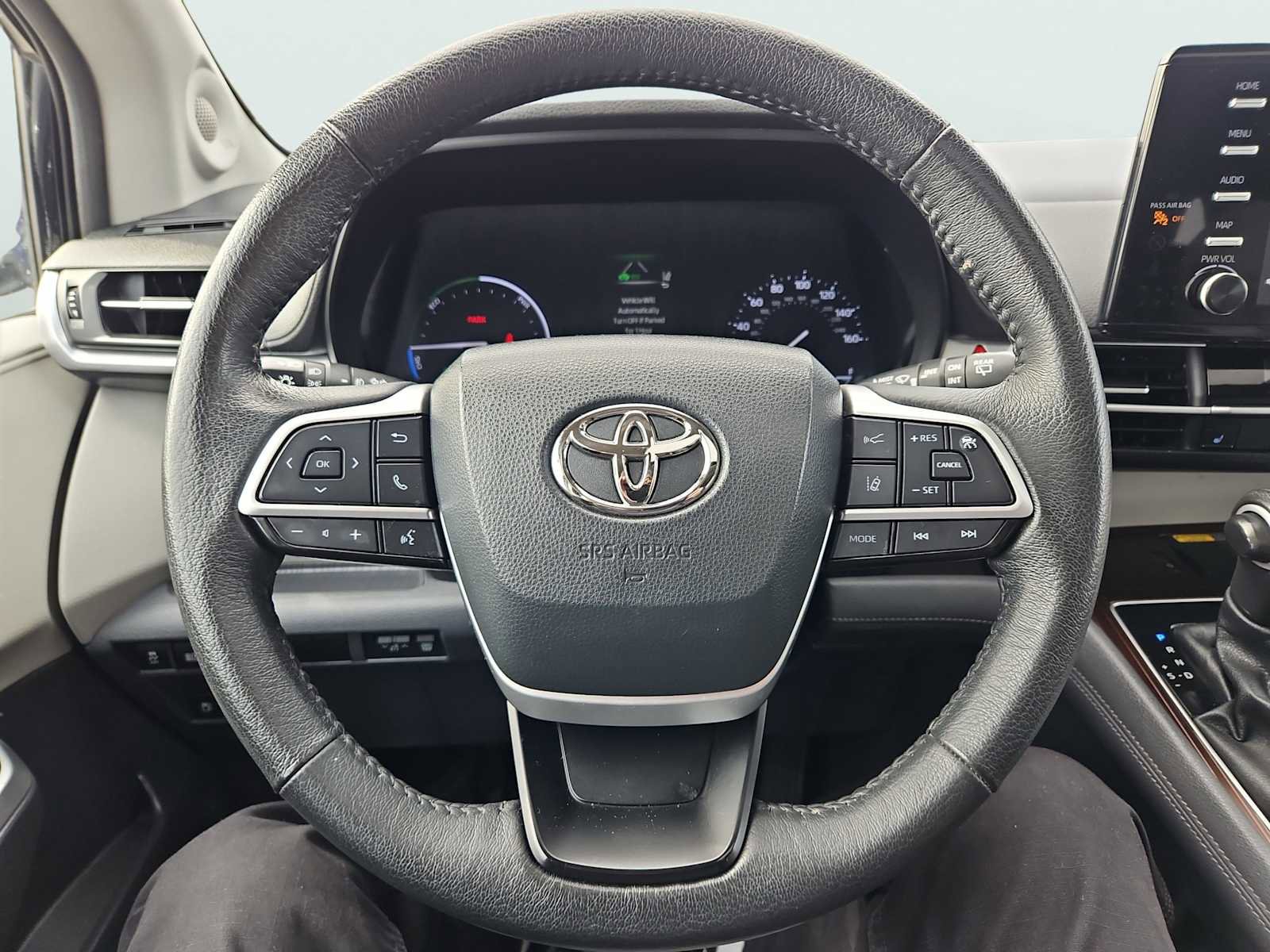 Used 2023 Toyota Sienna XLE w/ XLE Plus Package image 32