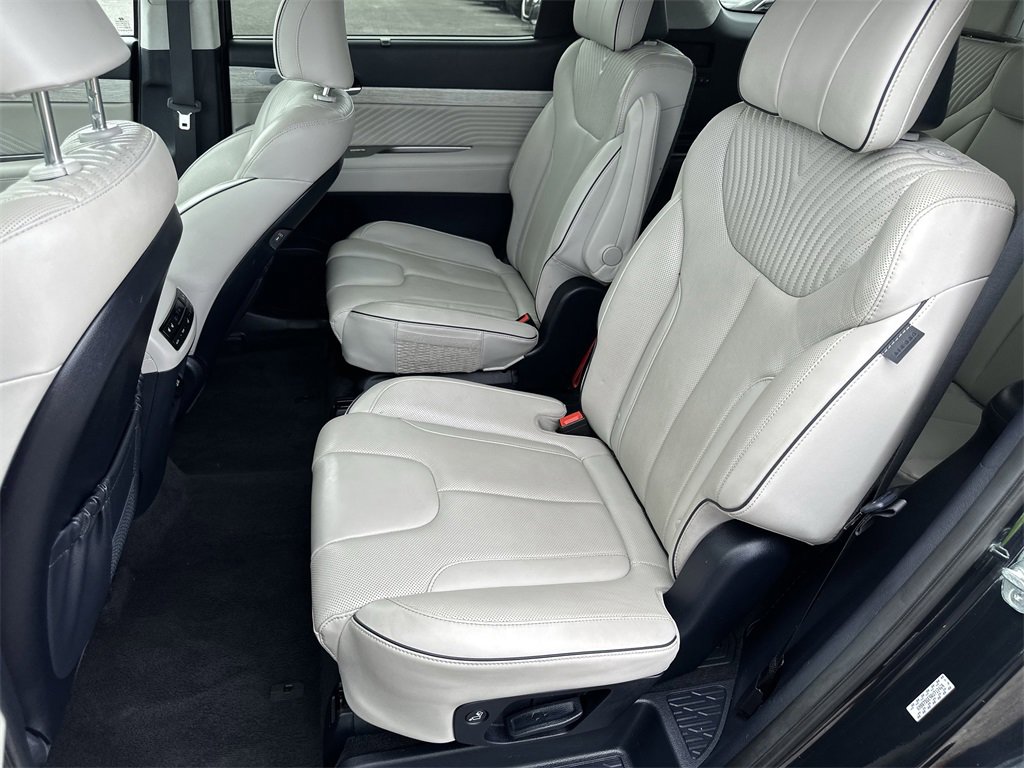 Used 2024 Hyundai Palisade Calligraphy image 31
