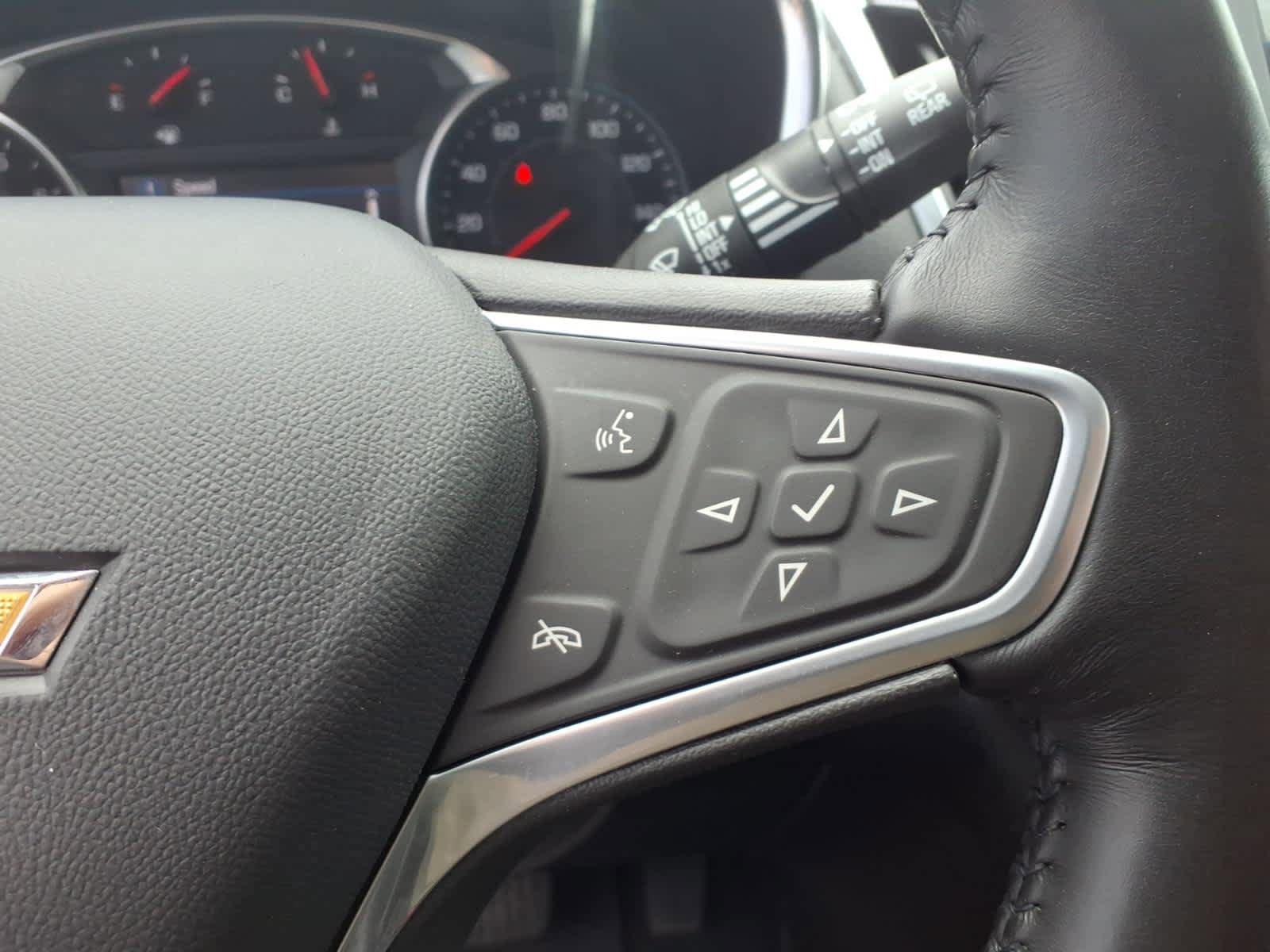 Used 2022 Chevrolet Equinox LT AWD/4WD image 16