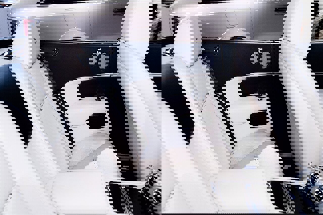 Used 2019 Rolls-Royce Dawn image 27