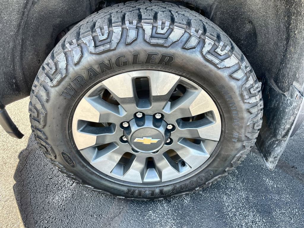 Used 2021 Chevrolet Silverado 2500 Custom w/ Custom Value Package AWD/4WD image 30