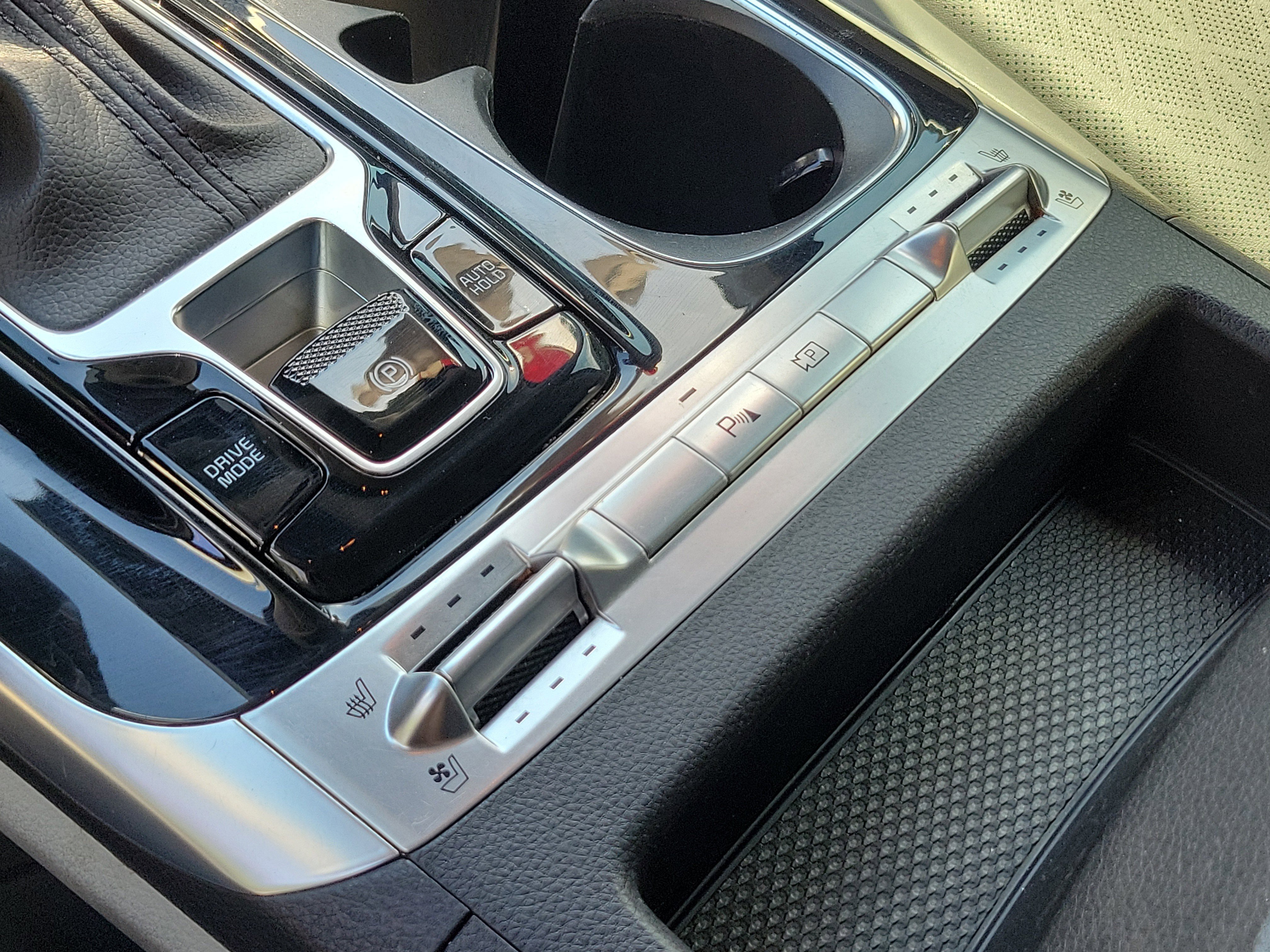 Used 2023 Kia Carnival SX FWD image 34