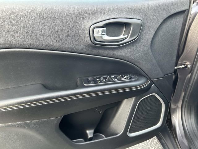 Used 2019 Jeep Compass Latitude image 19