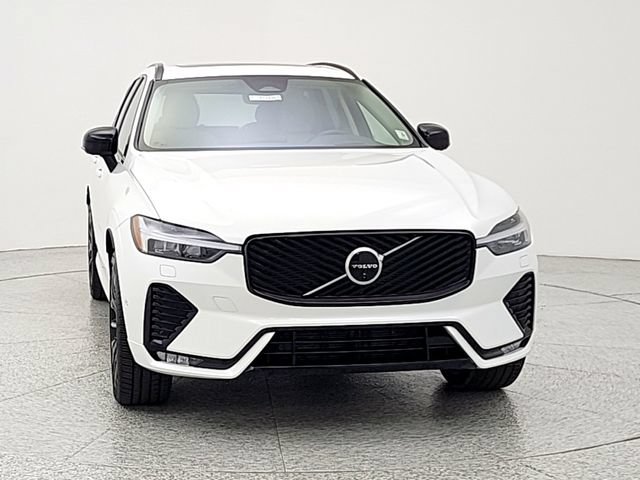 Certified 2026 Volvo XC60 B5 Ultra AWD/4WD image 2
