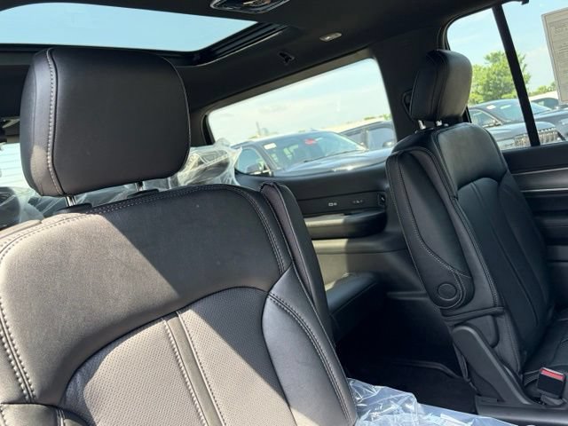 New 2026 Jeep Grand Wagoneer Limited AWD/4WD image 34